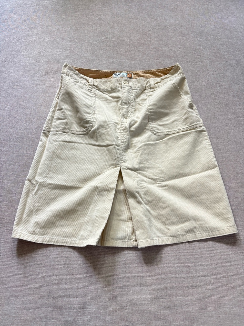Old Navy vintage Y2K cream corduroy low waisted utility skirt.
